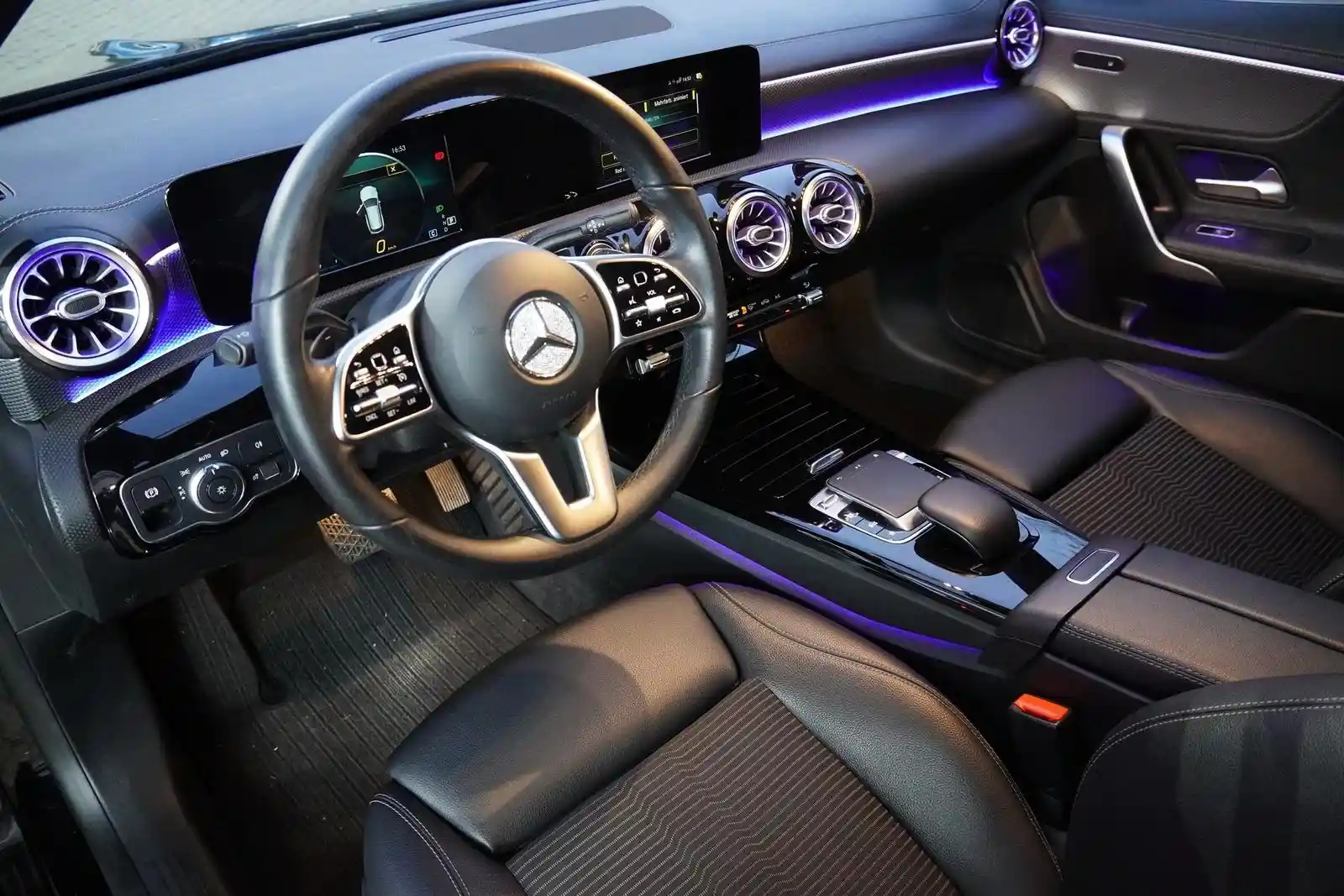 Mercedes-Benz CLA 180
