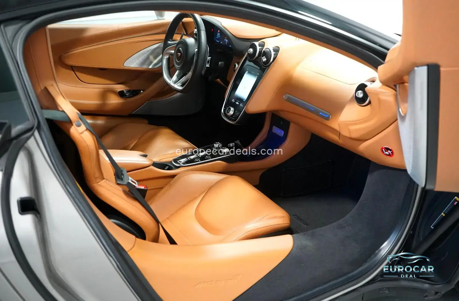 McLaren GT