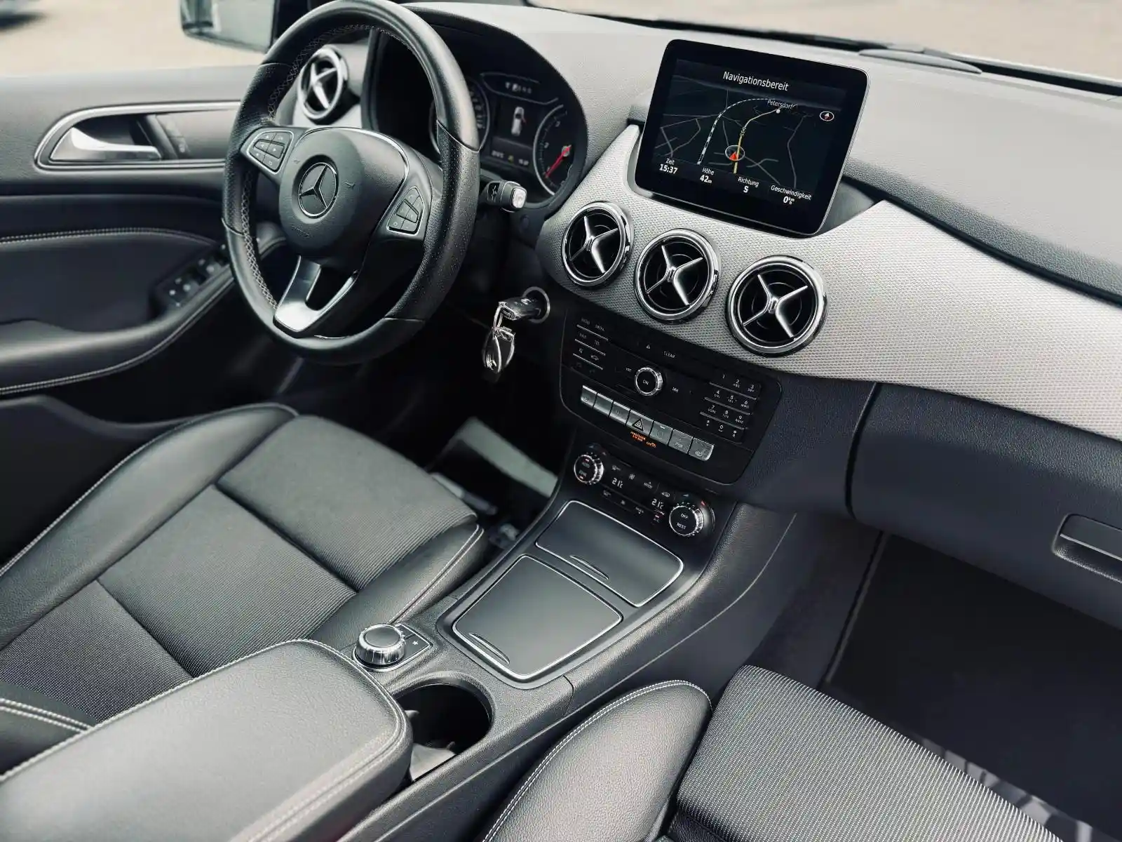 Mercedes-Benz B 200