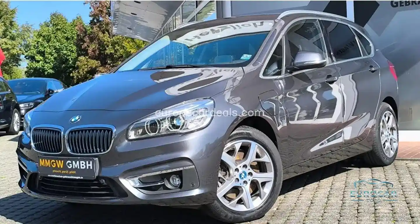 BMW 225