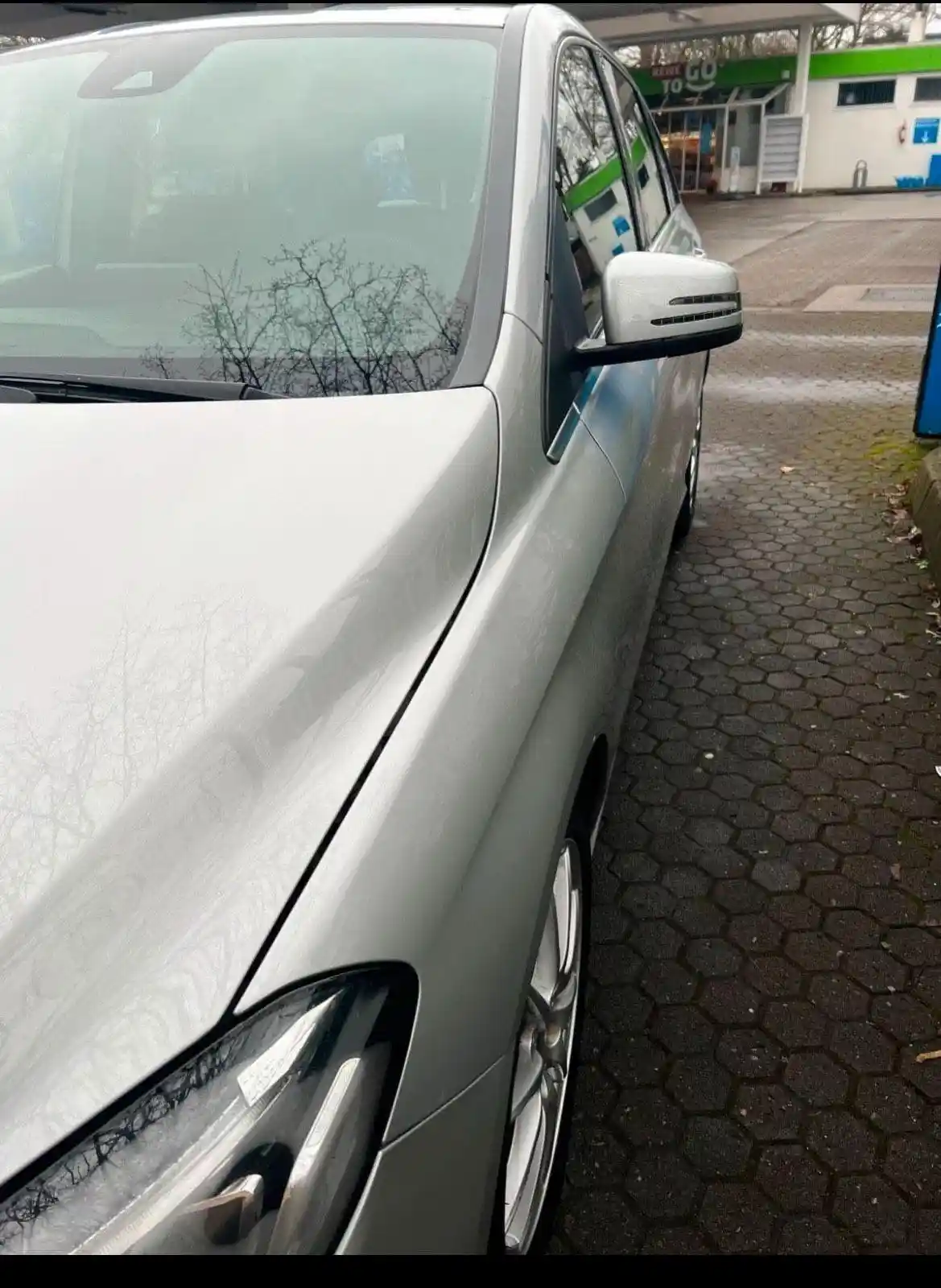 Mercedes-Benz B 180