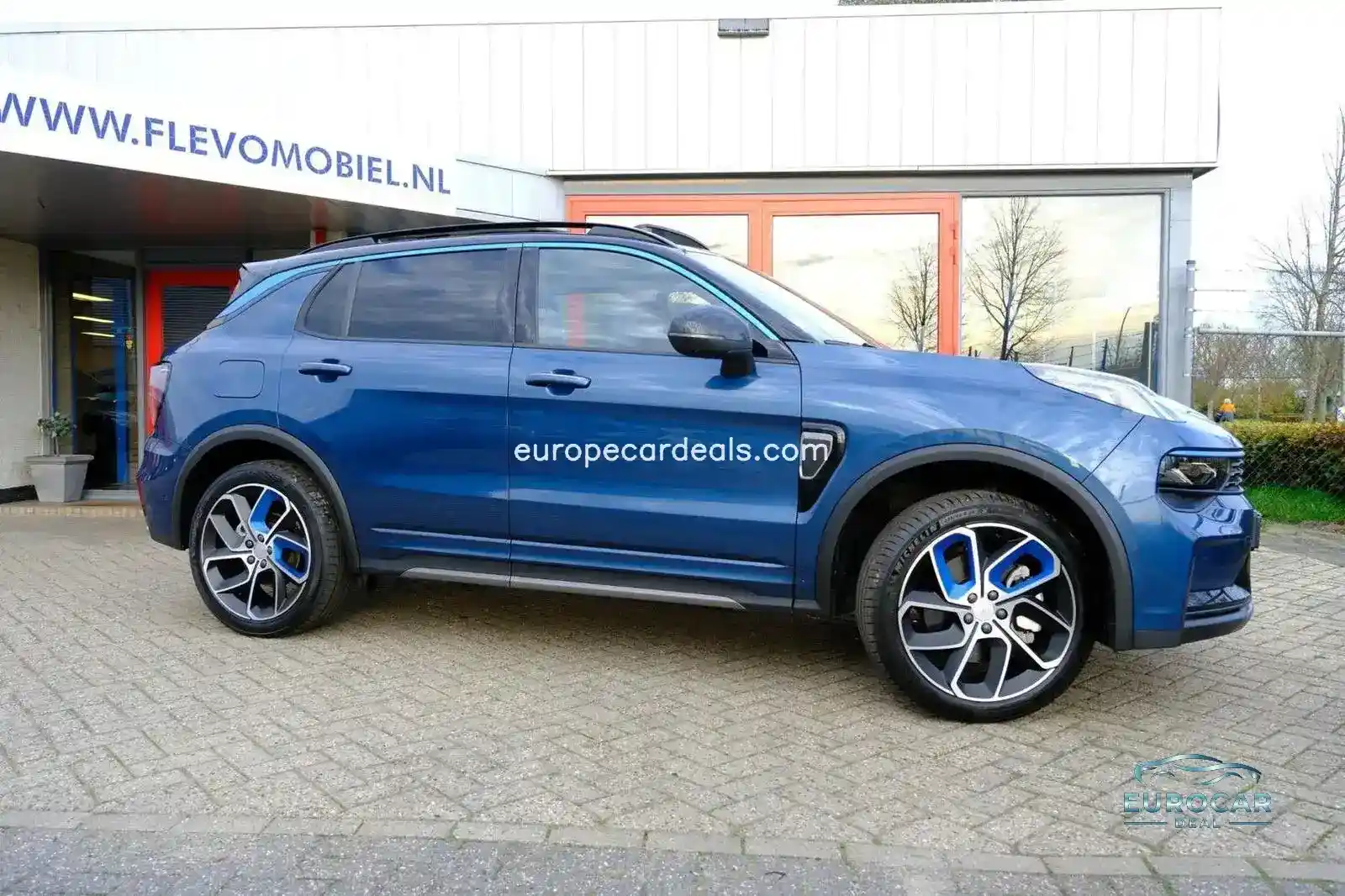 Lynk&Co 01