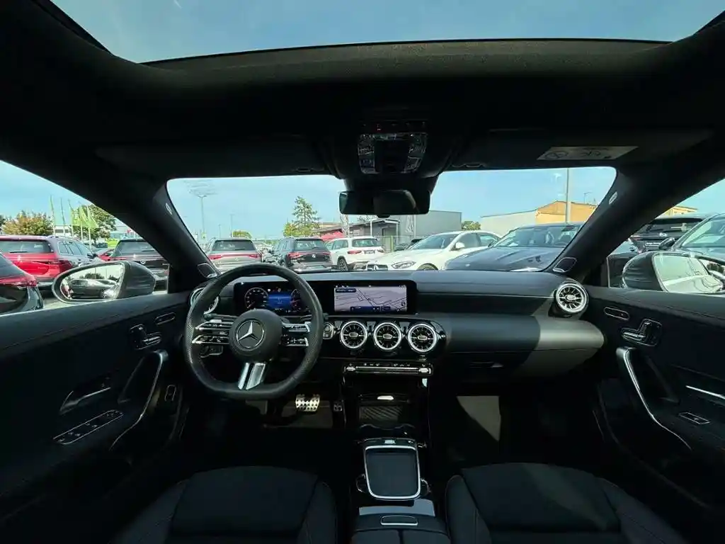 Mercedes-Benz CLA 250