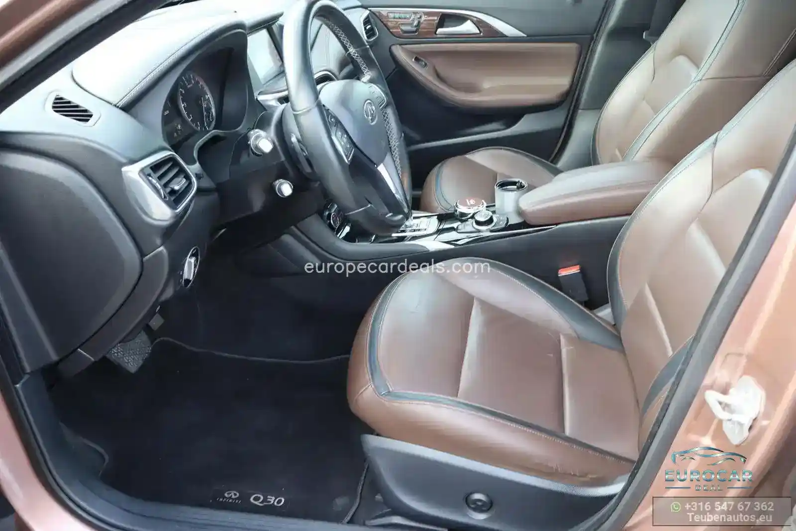 Infiniti Q30
