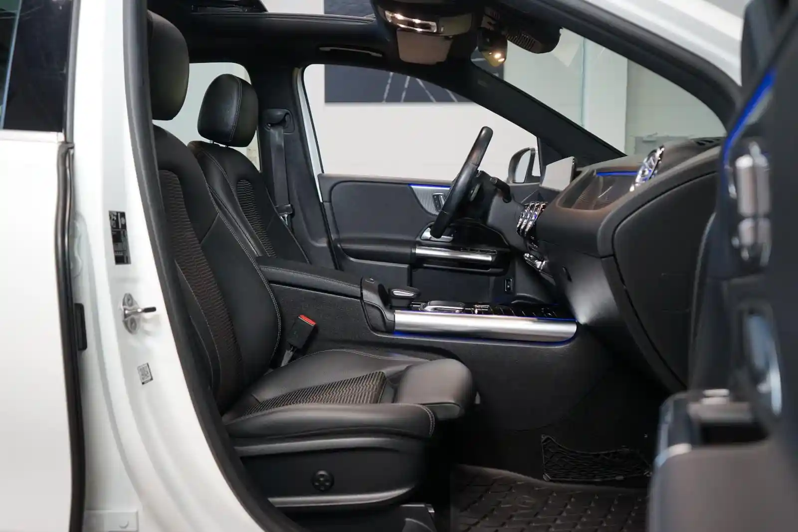 Mercedes-Benz B 220