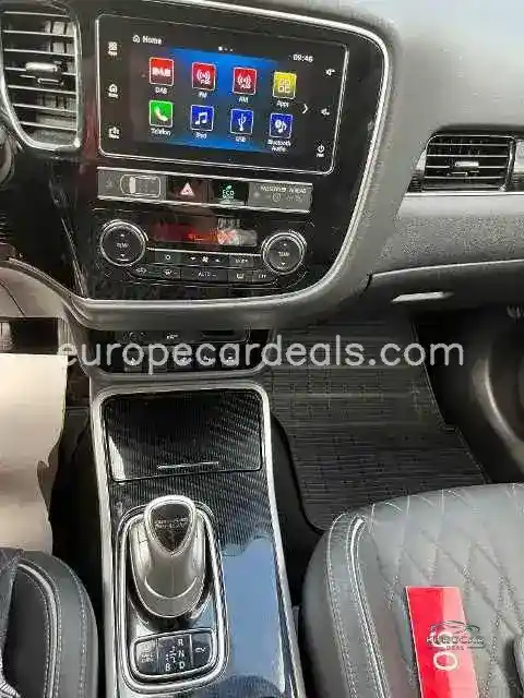 Mitsubishi Plug-in Hybrid Outlander