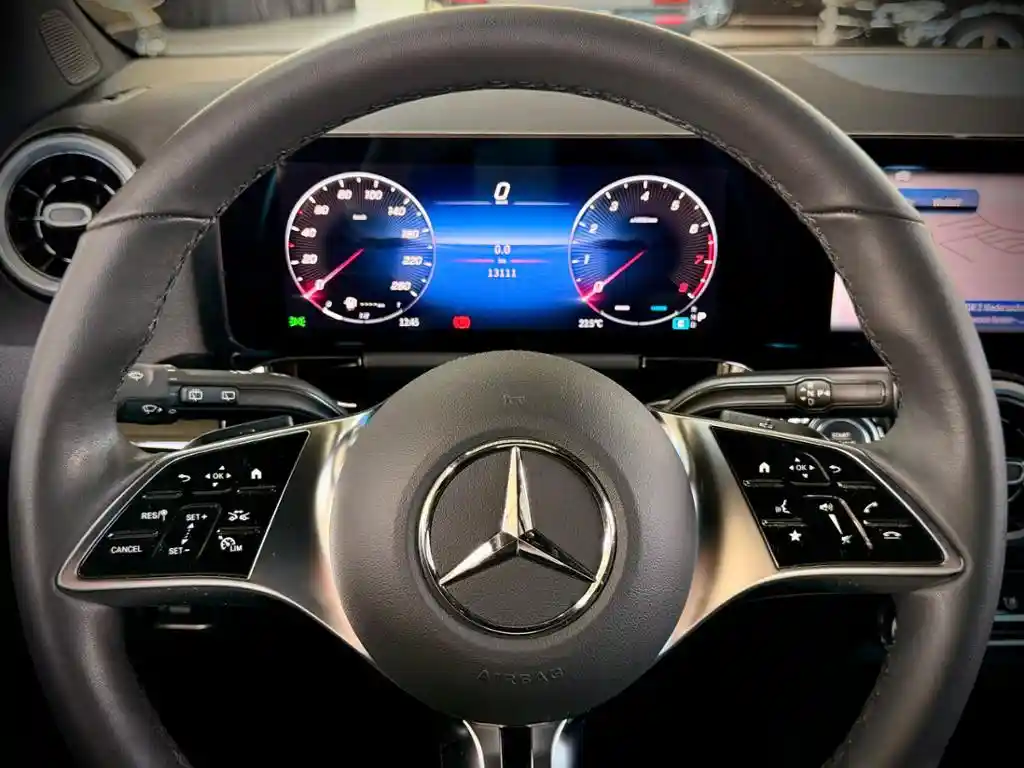 Mercedes-Benz B 200
