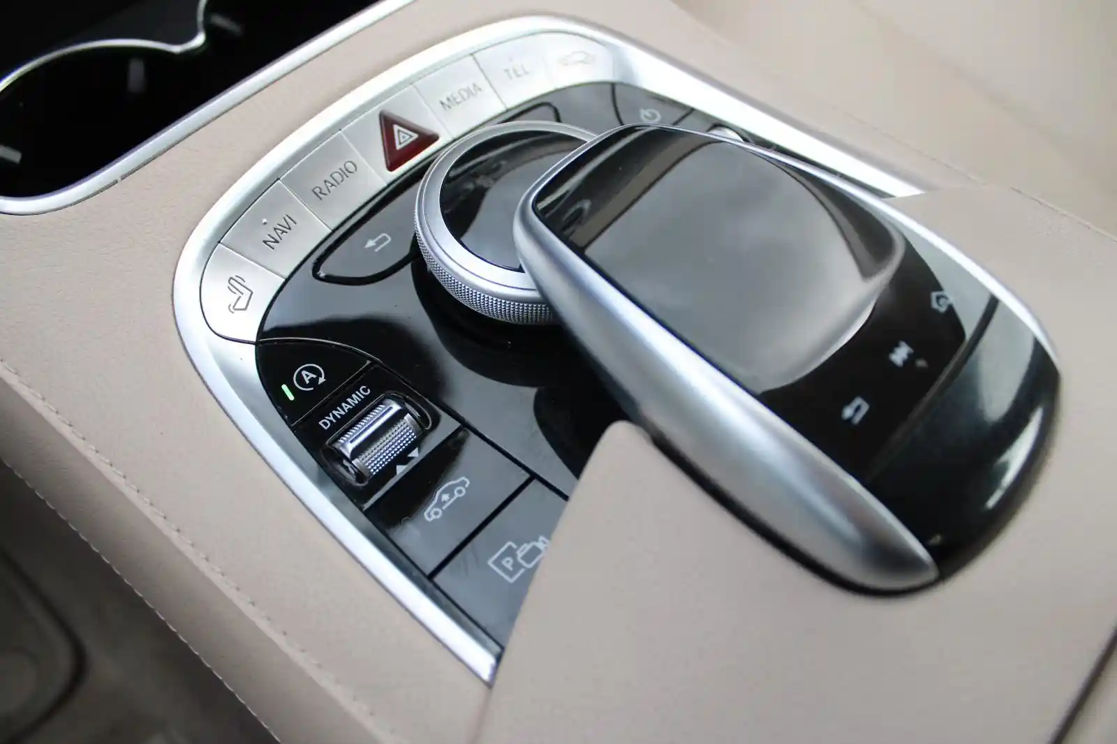 Mercedes-Benz S 400