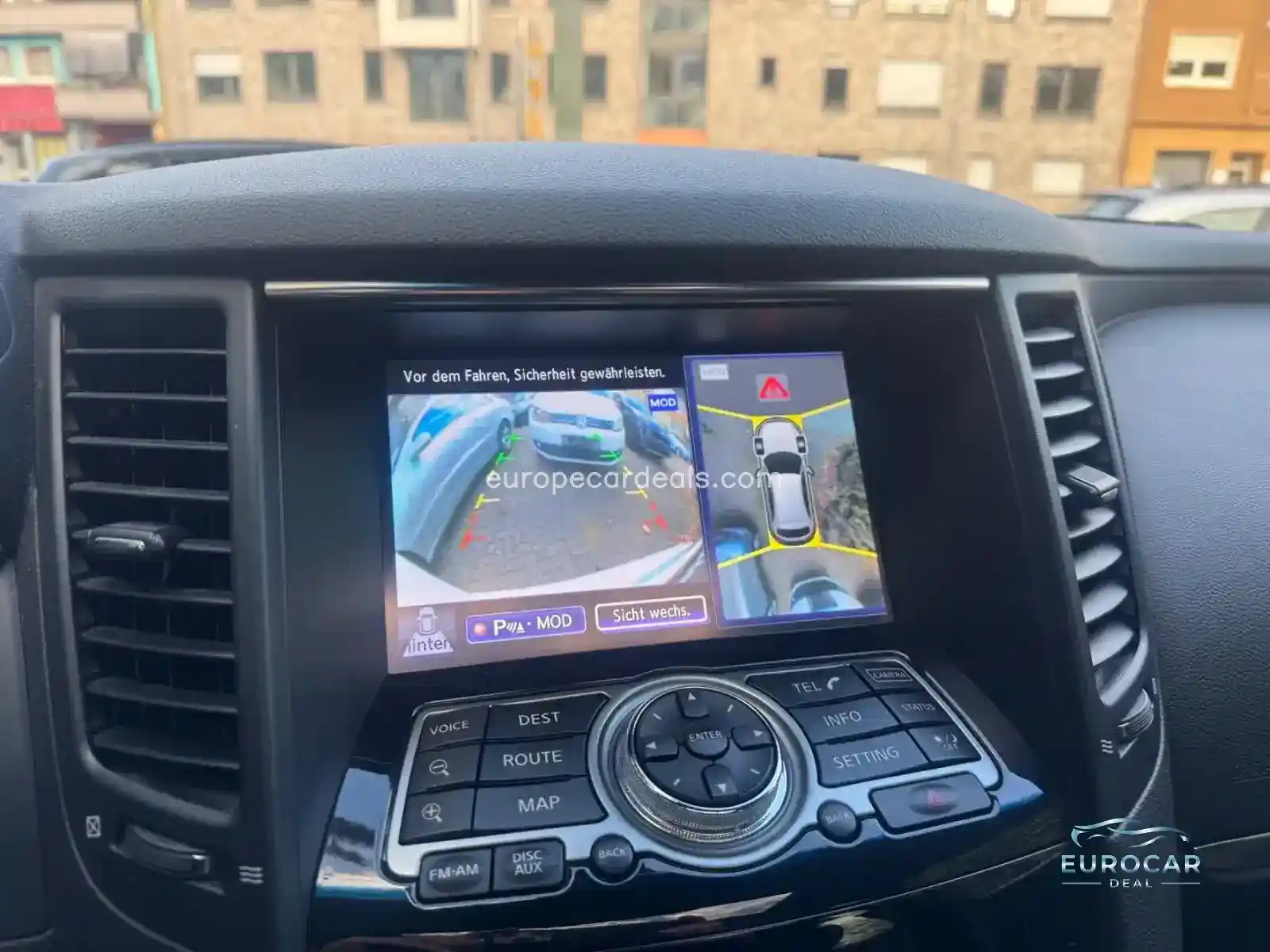Infiniti QX70
