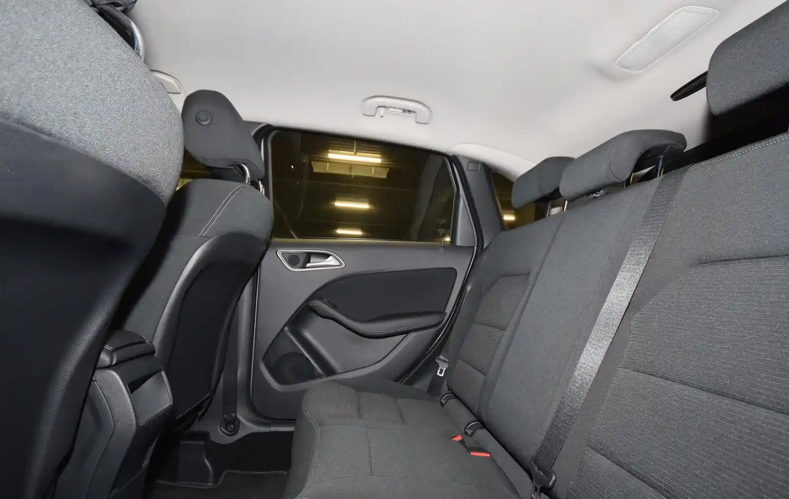 Mercedes-Benz B 180