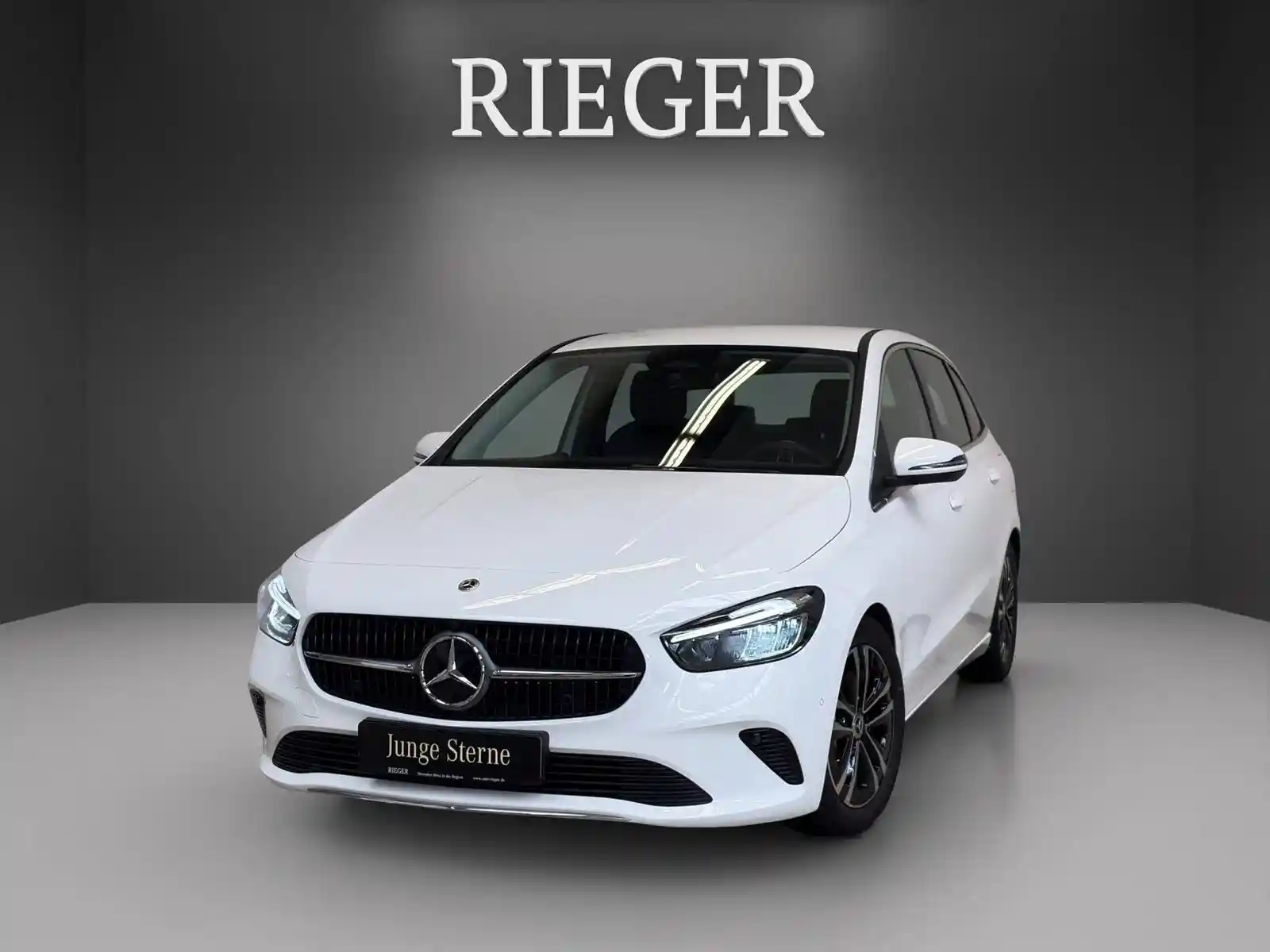 Mercedes-Benz B 200