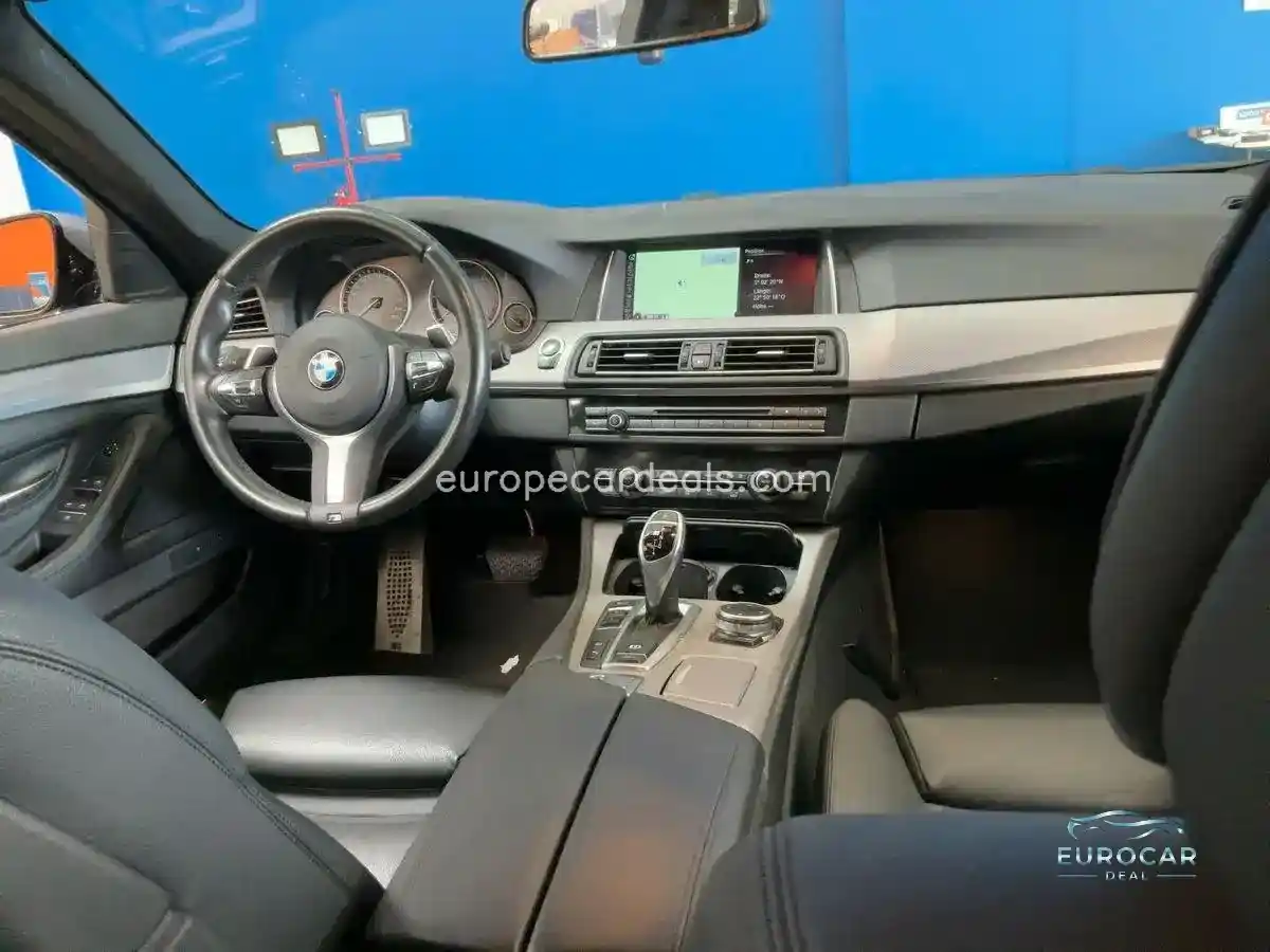 BMW M550