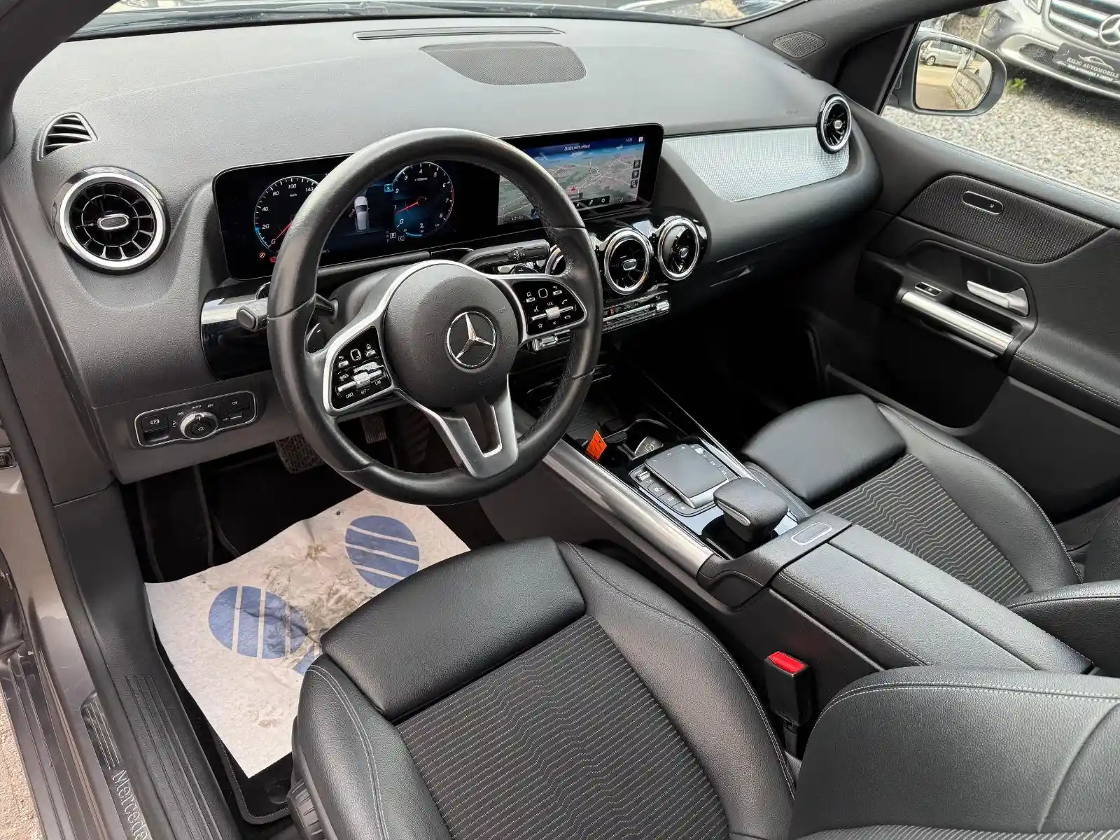 Mercedes-Benz B 220