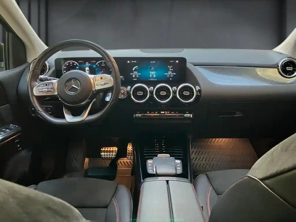 Mercedes-Benz B 220