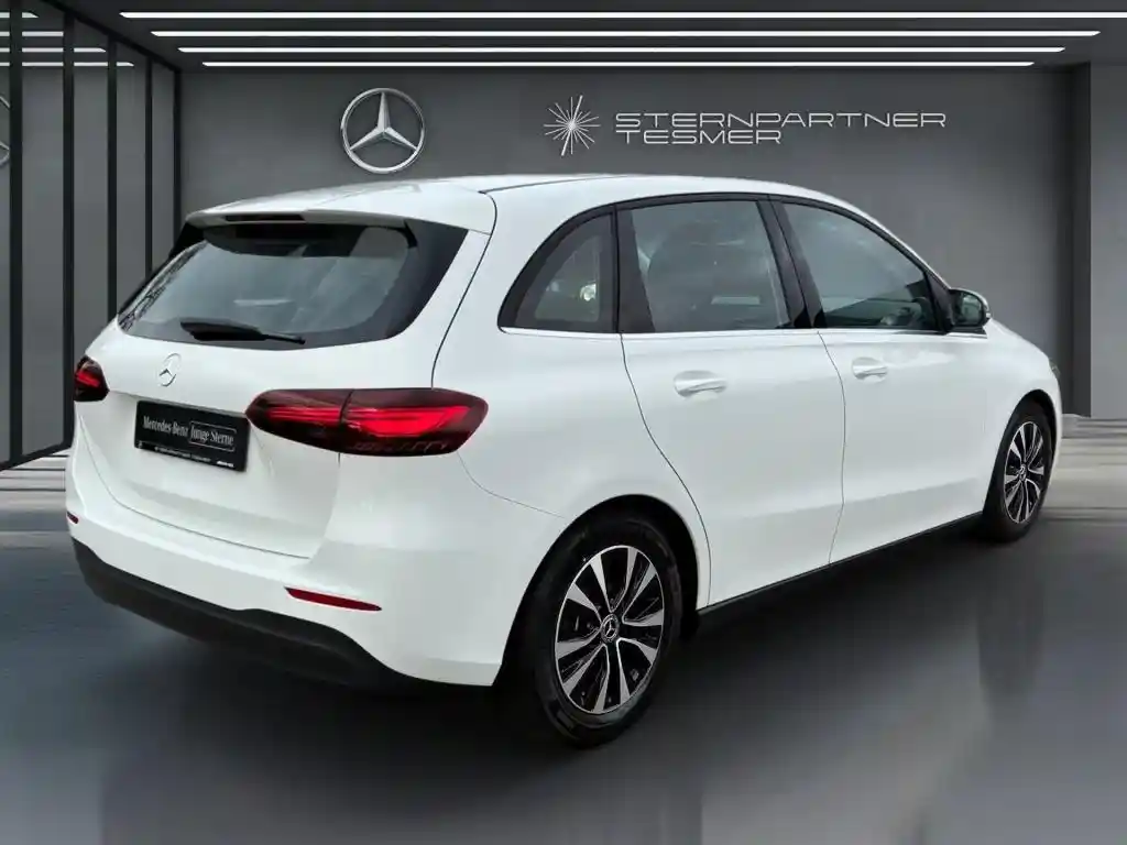 Mercedes-Benz B 180