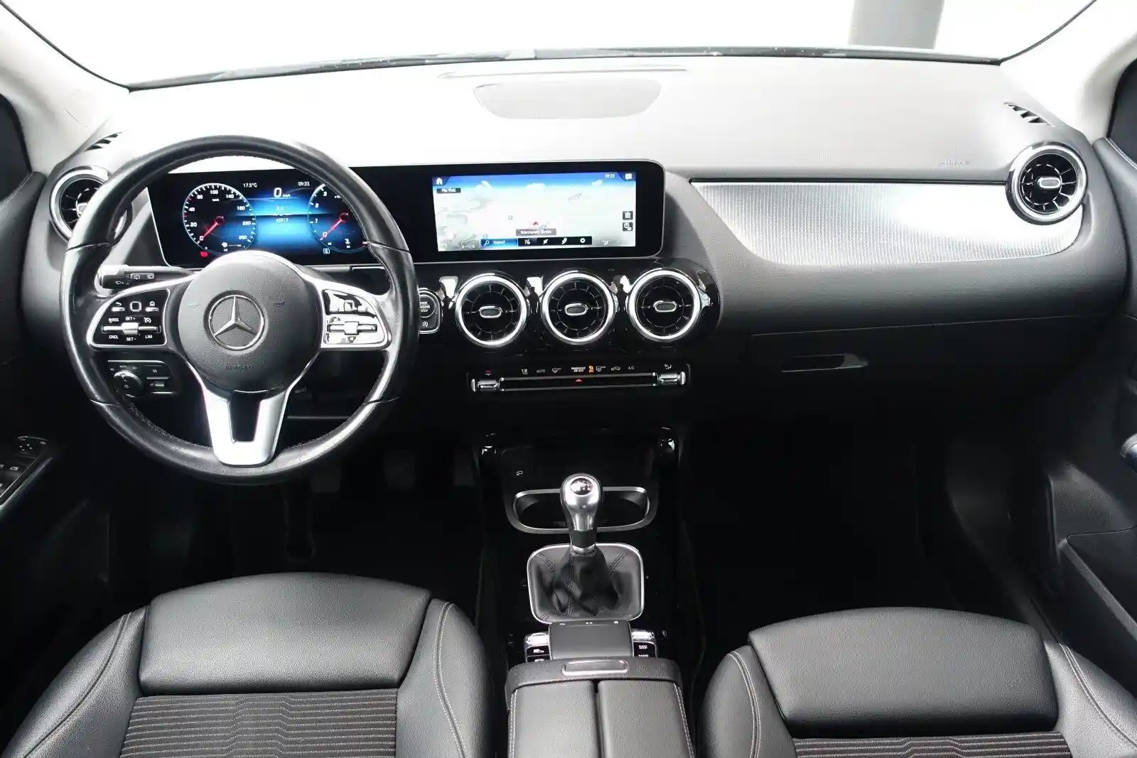 Mercedes-Benz B 180