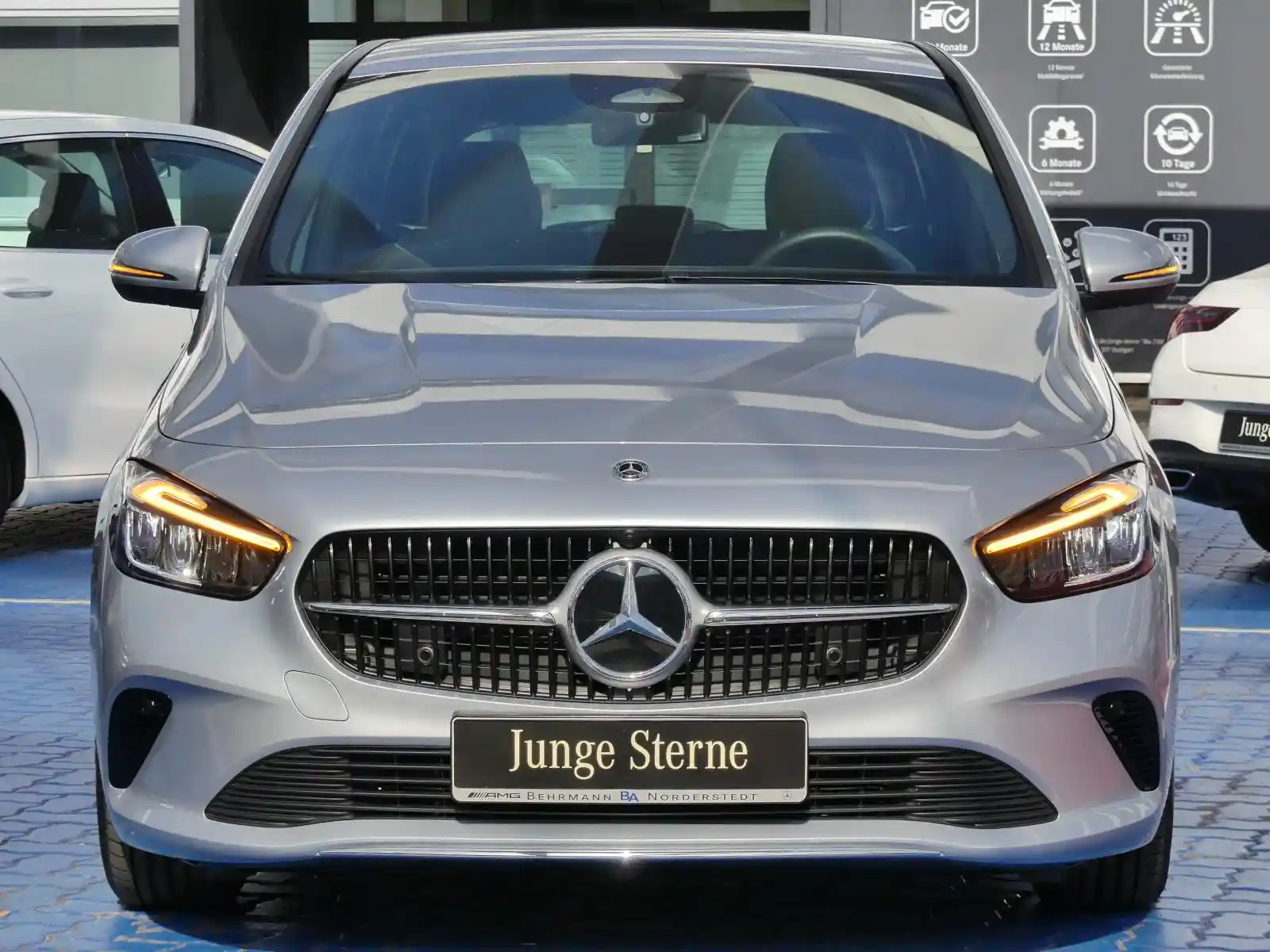 Mercedes-Benz B 180