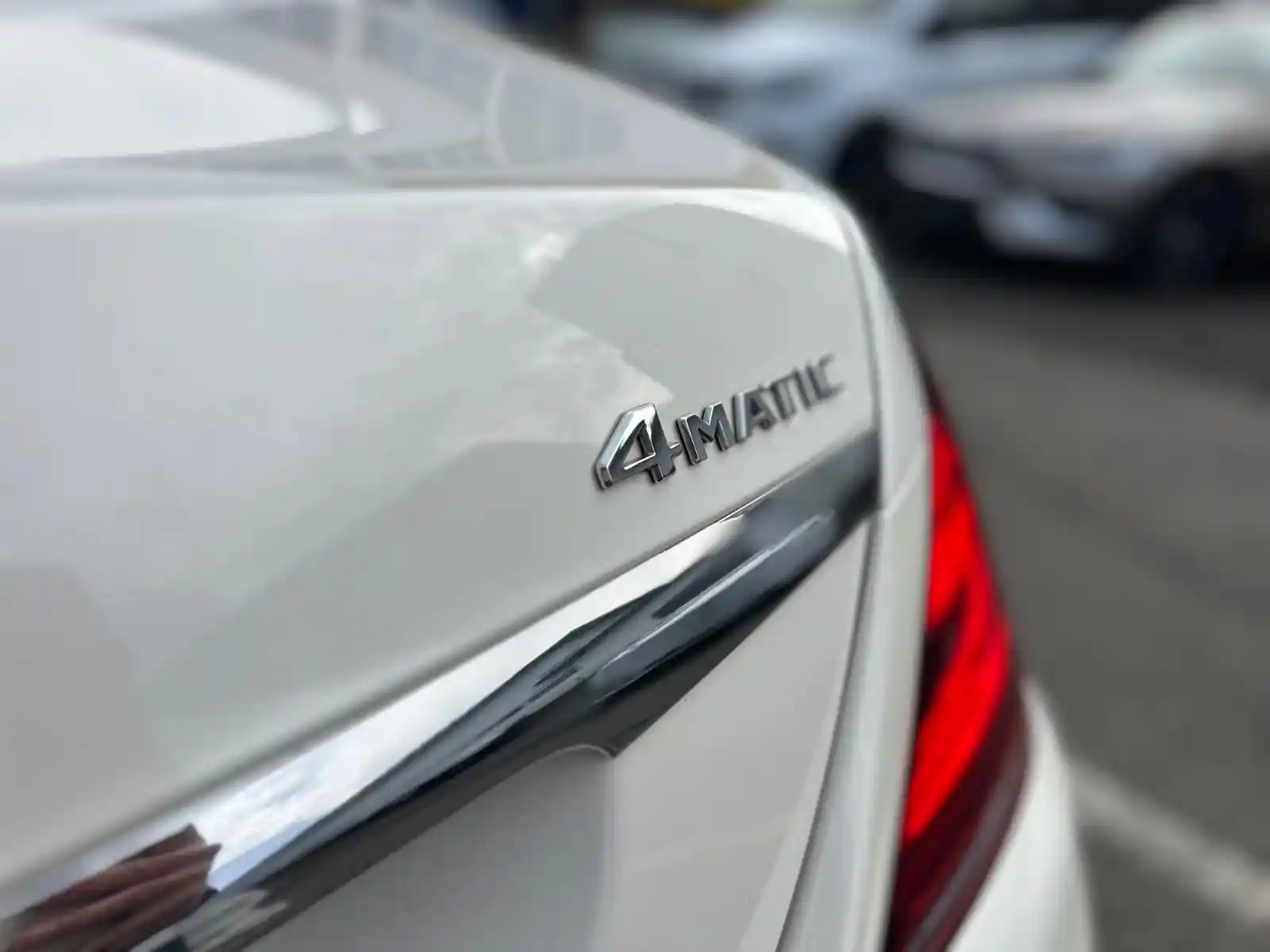 Mercedes-Benz S 560
