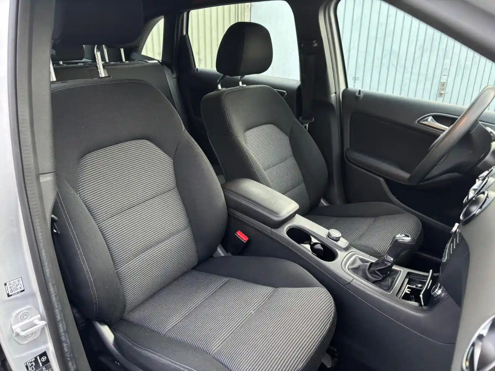 Mercedes-Benz B 180