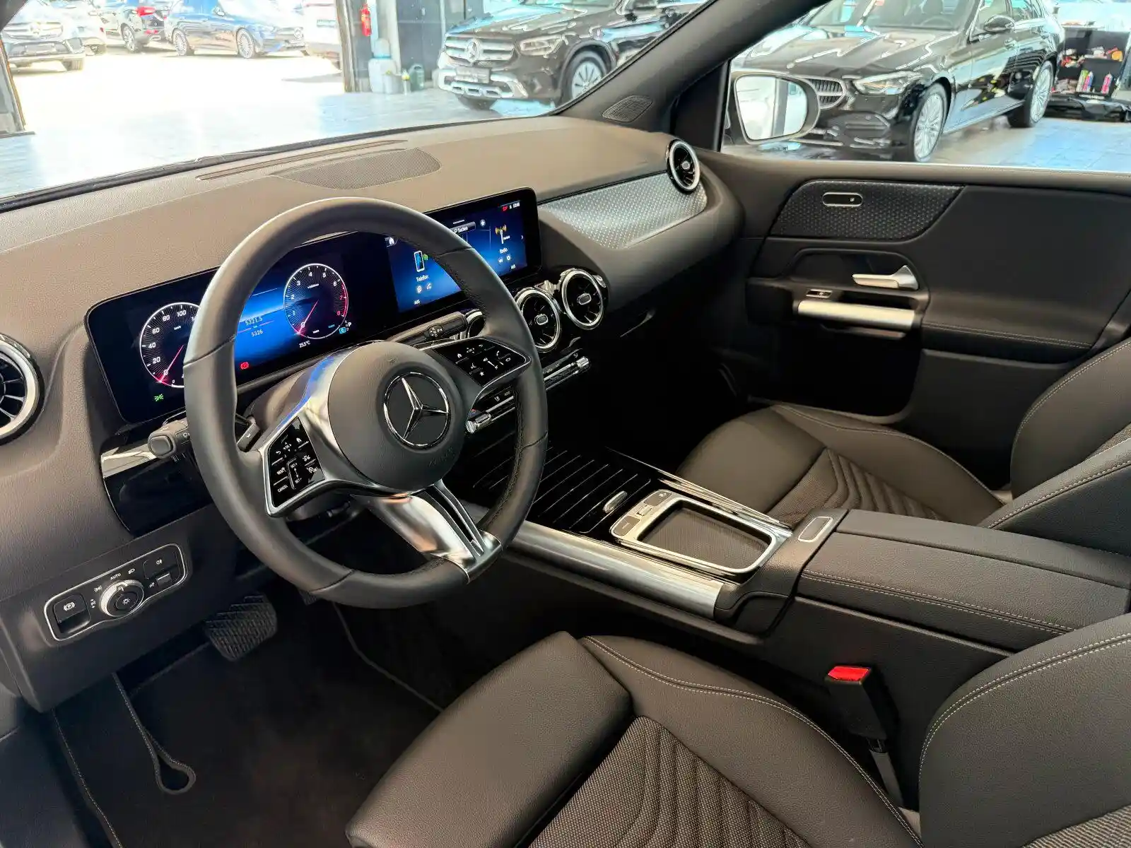 Mercedes-Benz B 180