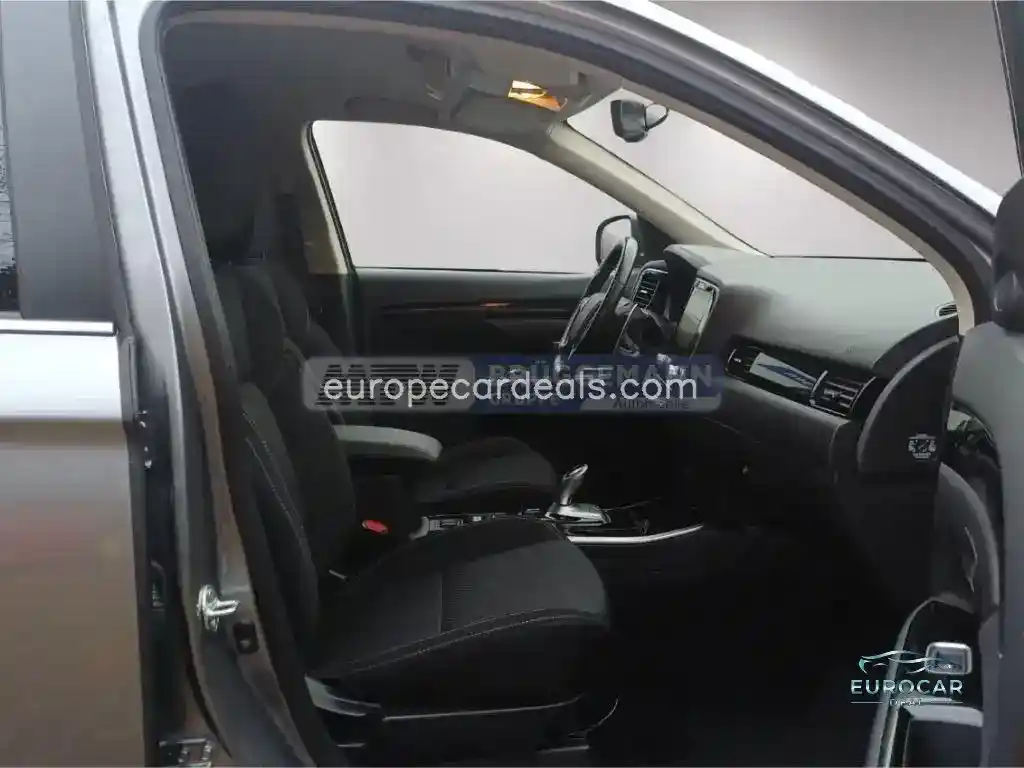 Mitsubishi Plug-in Hybrid Outlander