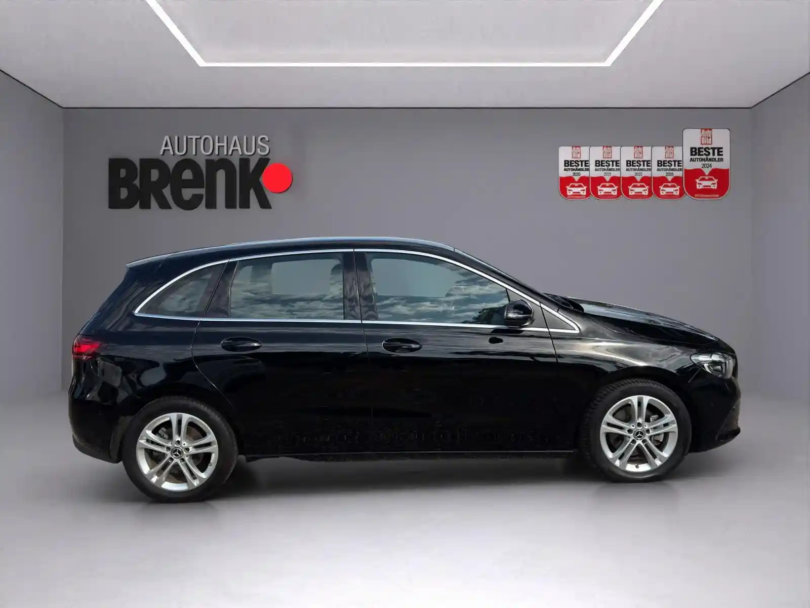 Mercedes-Benz B 180