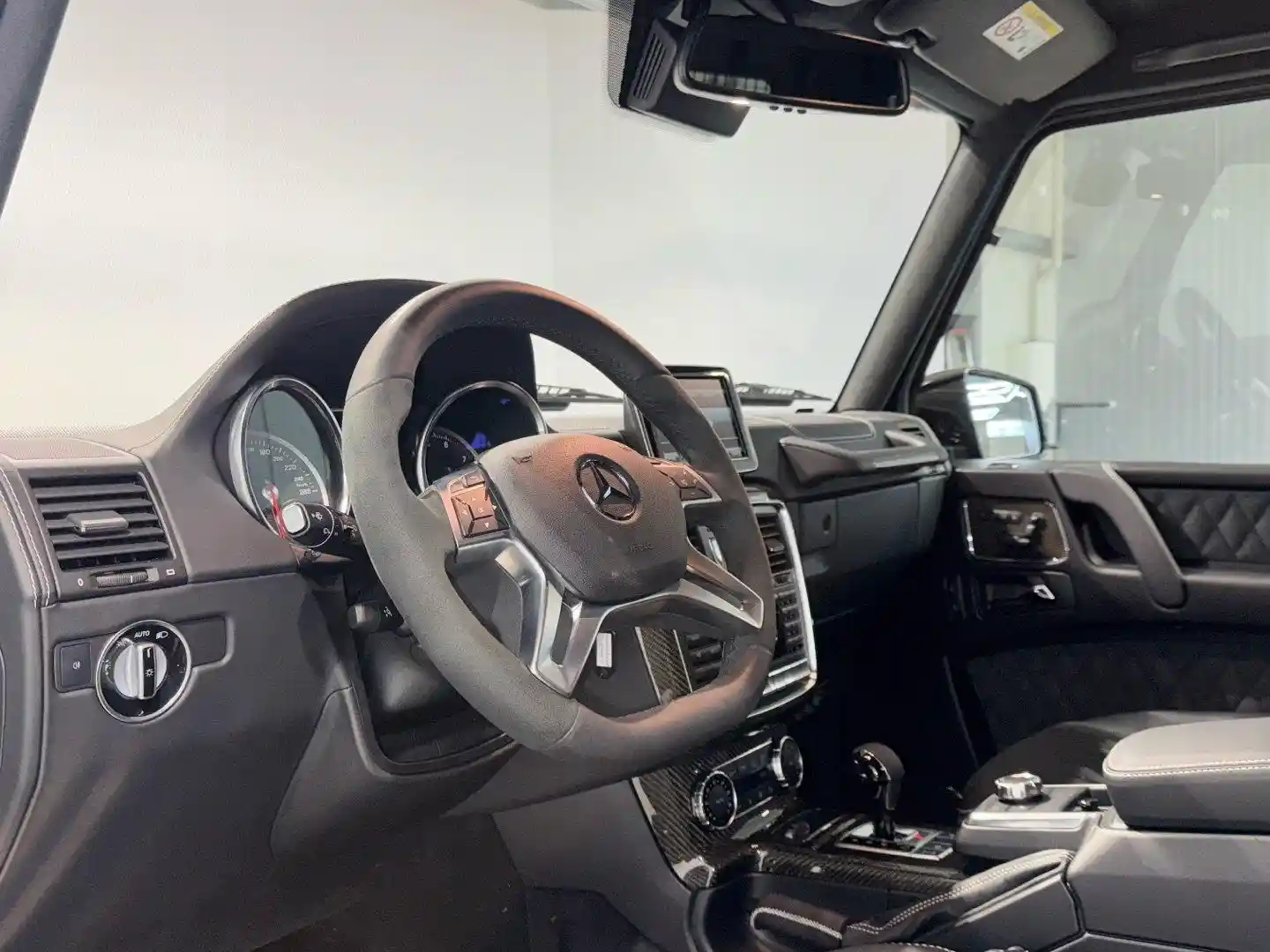 Mercedes-Benz G 500