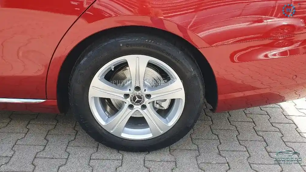 Mercedes-Benz E 200
