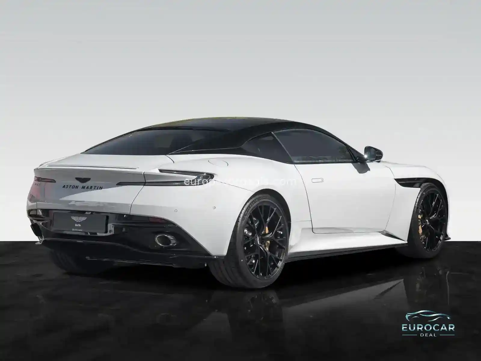 Aston Martin DB12