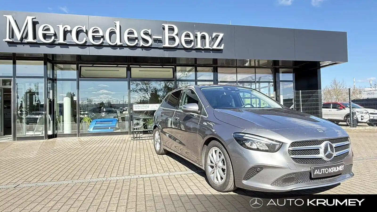 Mercedes-Benz B 180