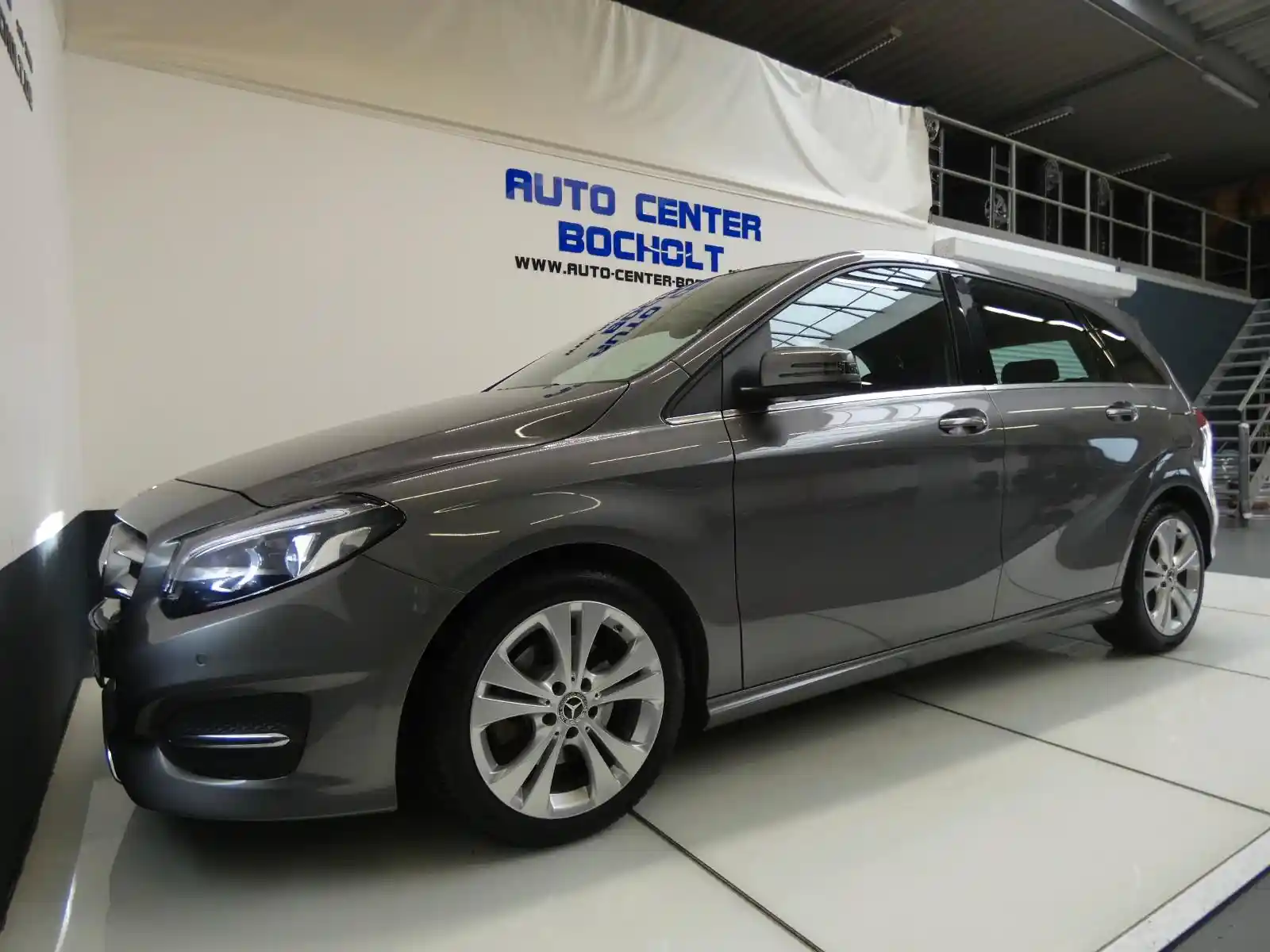 Mercedes-Benz B 200