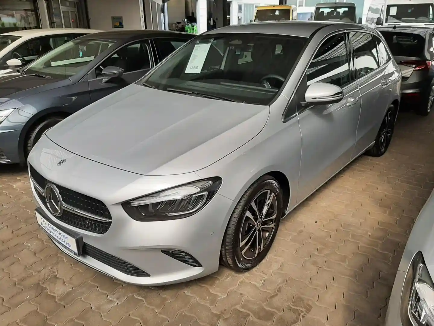 Mercedes-Benz B 200
