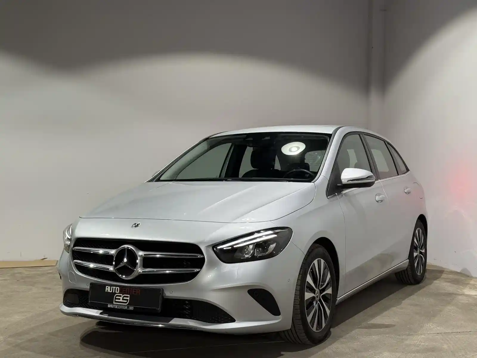 Mercedes-Benz B 220
