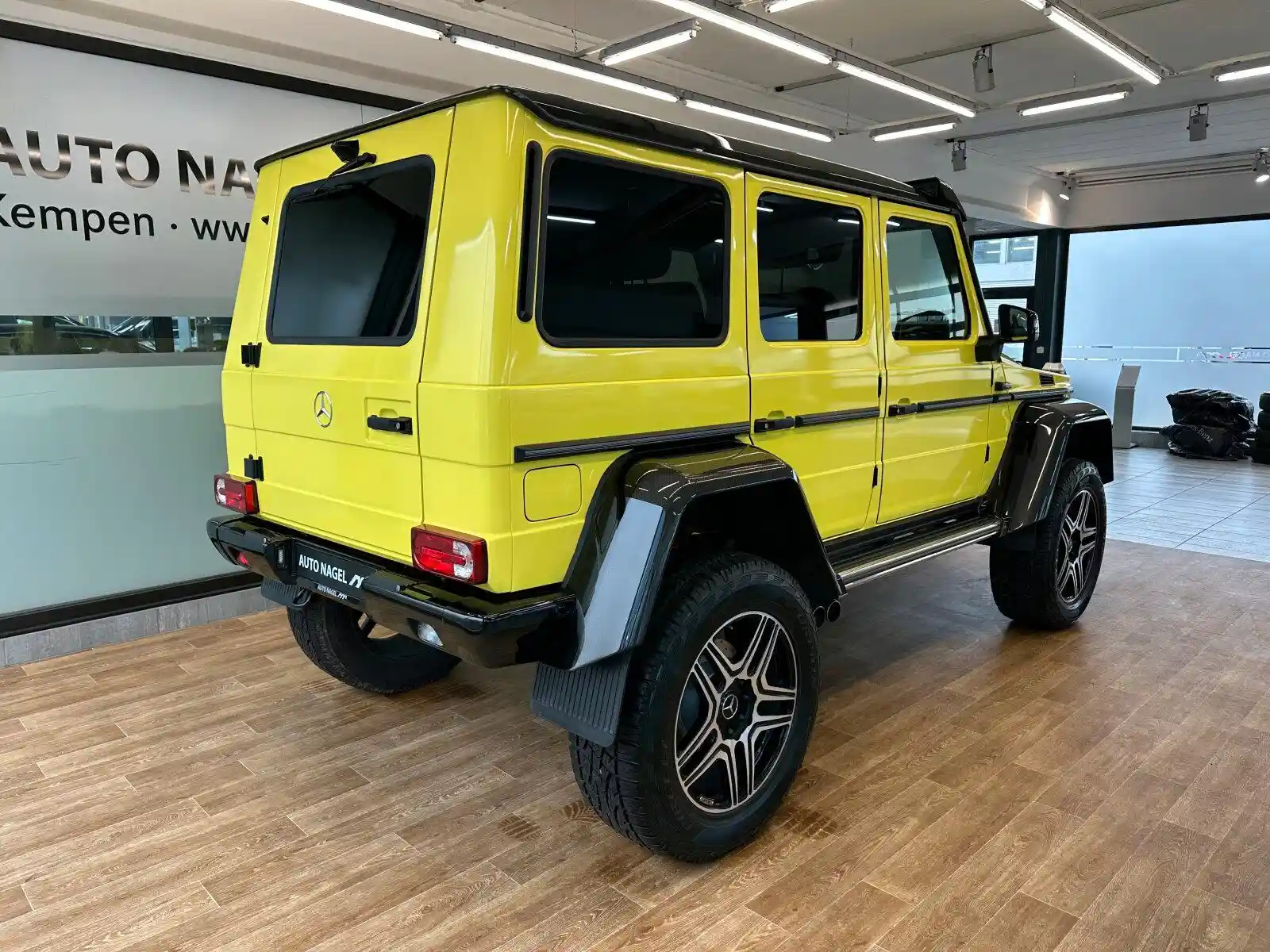Mercedes-Benz G 500