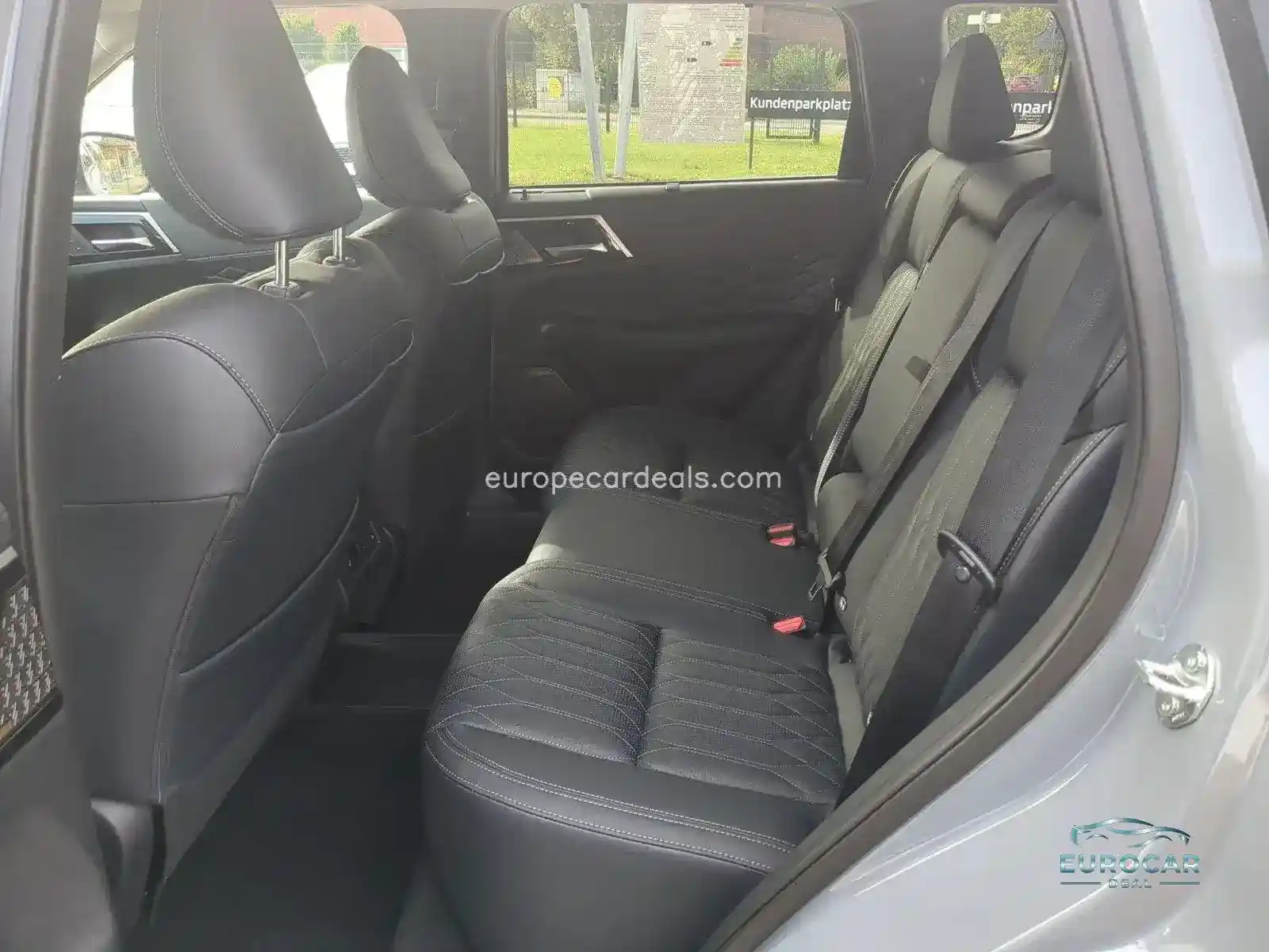 Mitsubishi Plug-in Hybrid Outlander