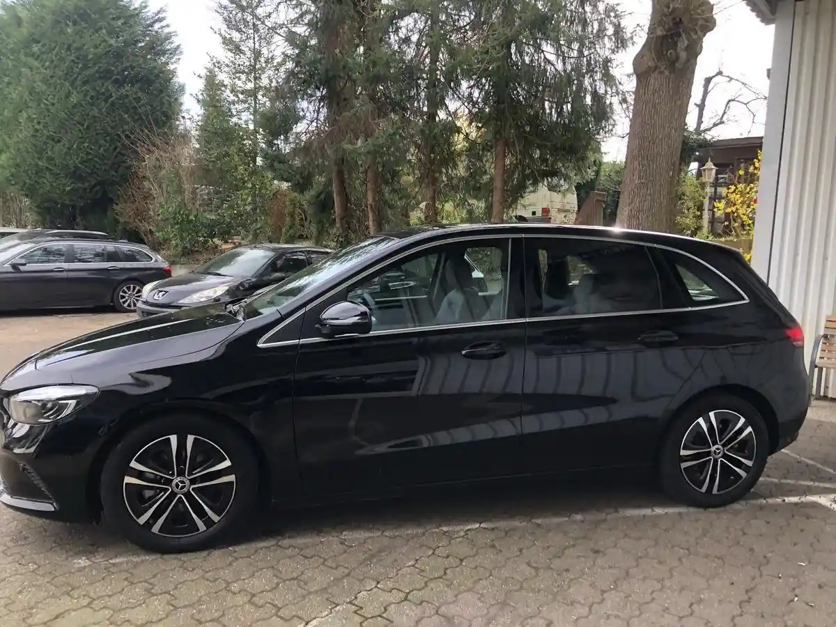 Mercedes-Benz B 200