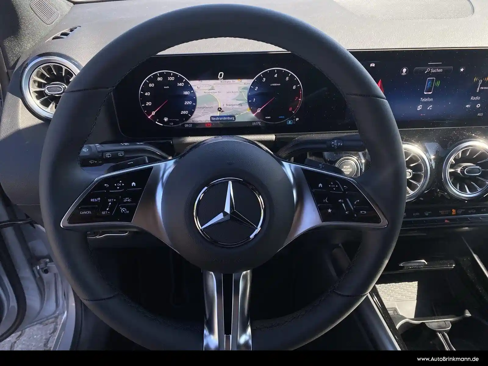 Mercedes-Benz B 180
