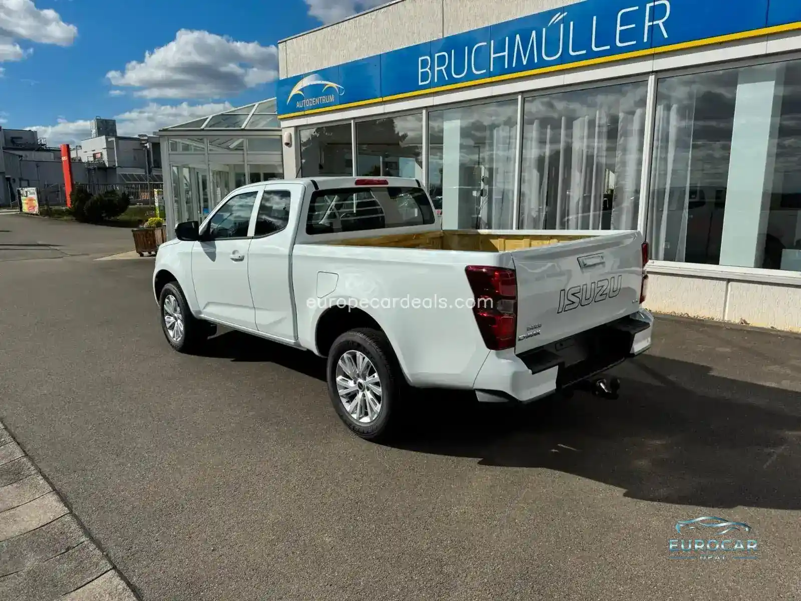 Space Cab 4X4 LS AT 2025