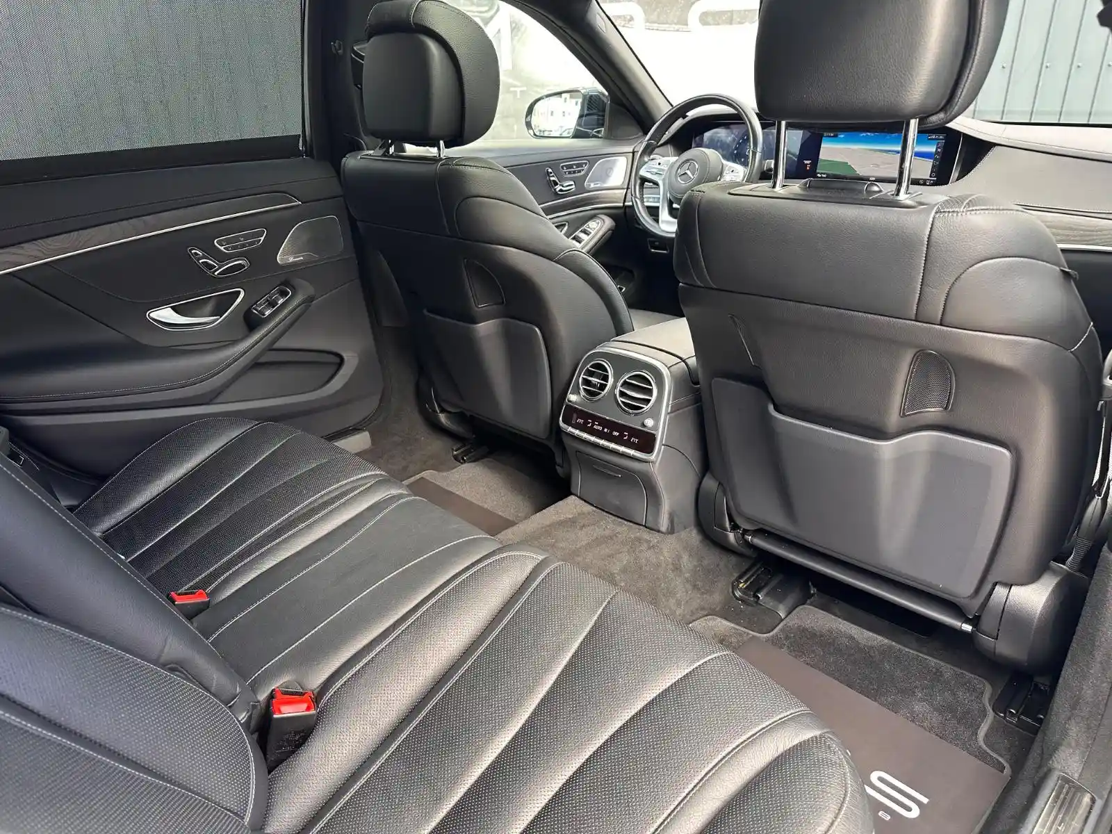Mercedes-Benz S 560