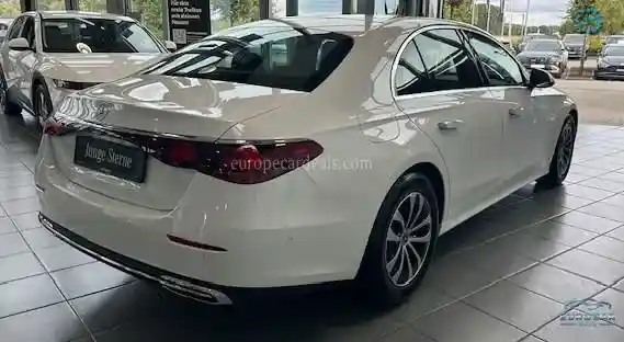 Mercedes-Benz E 200