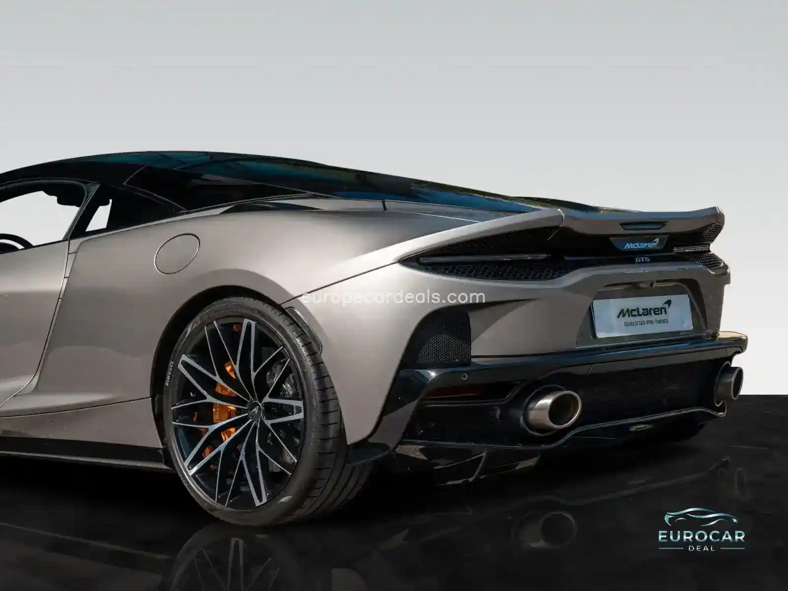 McLaren GT
