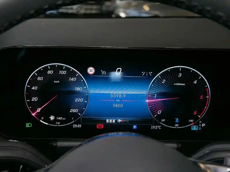 Mercedes-Benz B 220