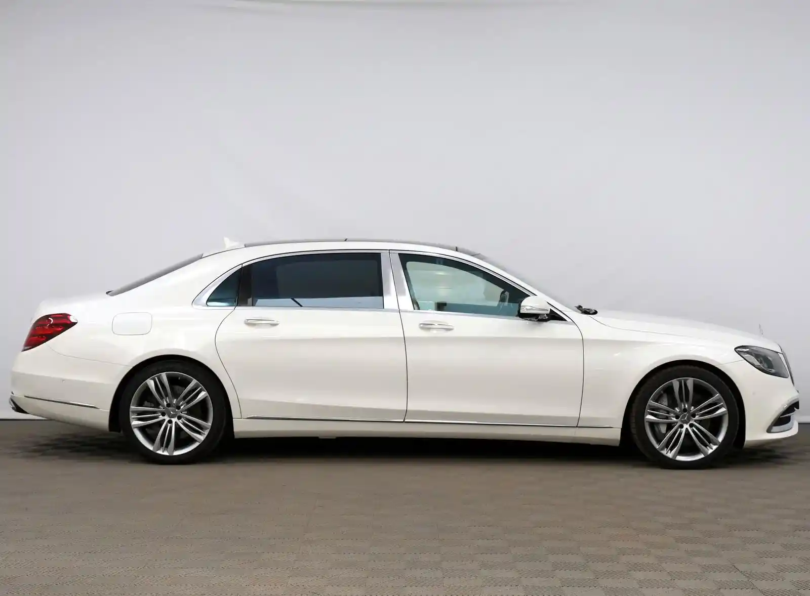 Mercedes-Benz S 560