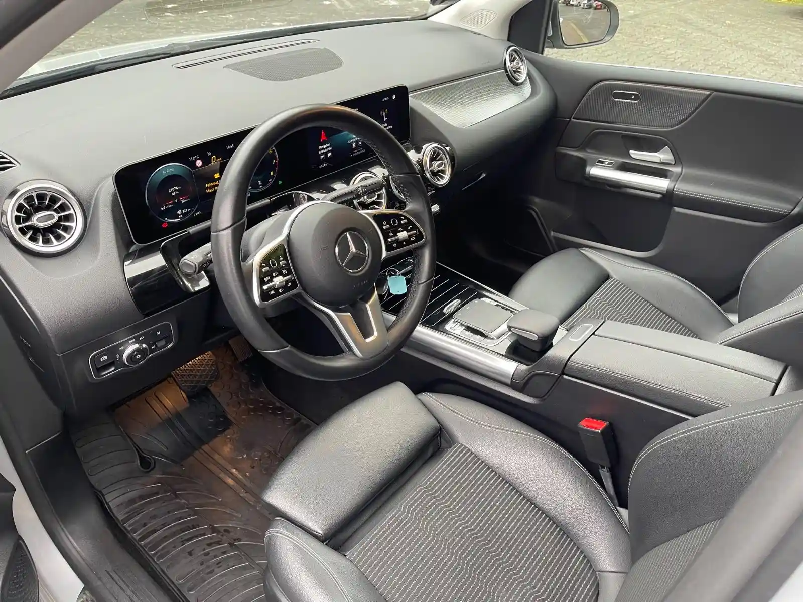 Mercedes-Benz B 220