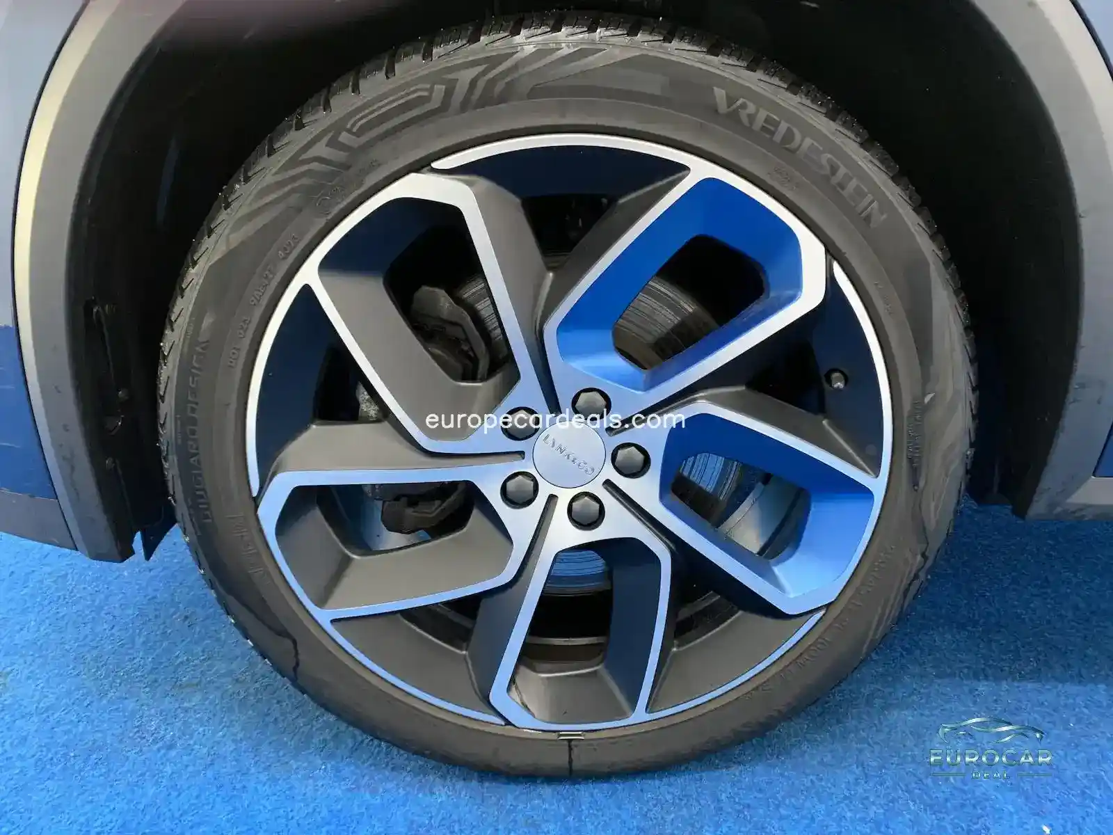Lynk&Co 01