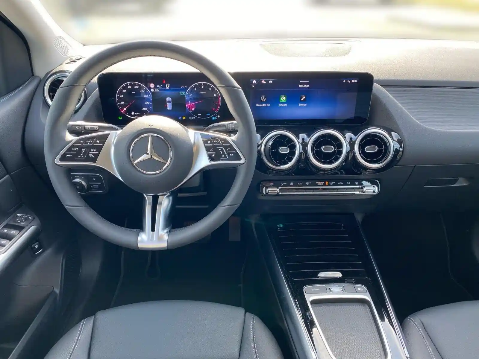 Mercedes-Benz B 180