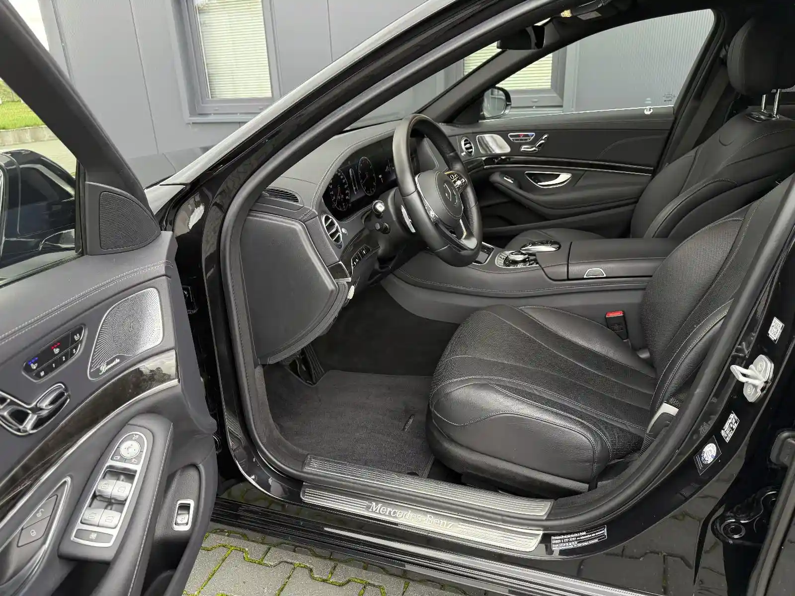 Mercedes-Benz S 560
