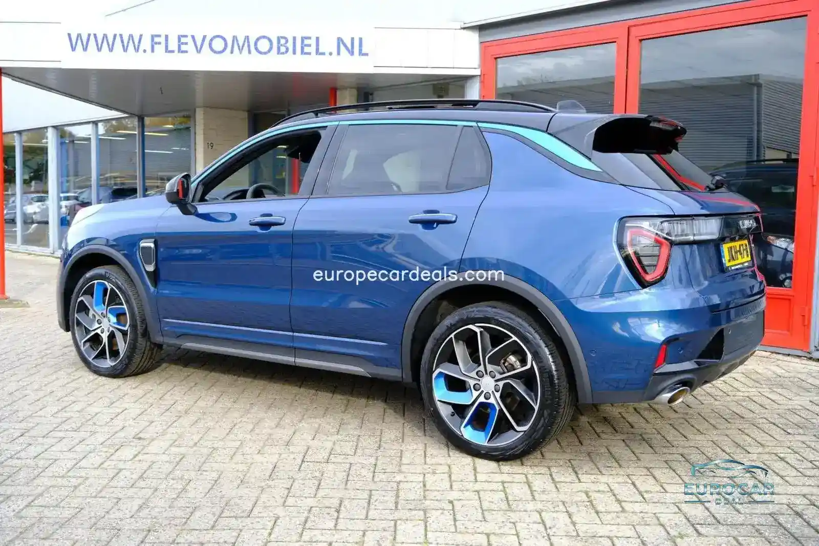 Lynk&Co 01