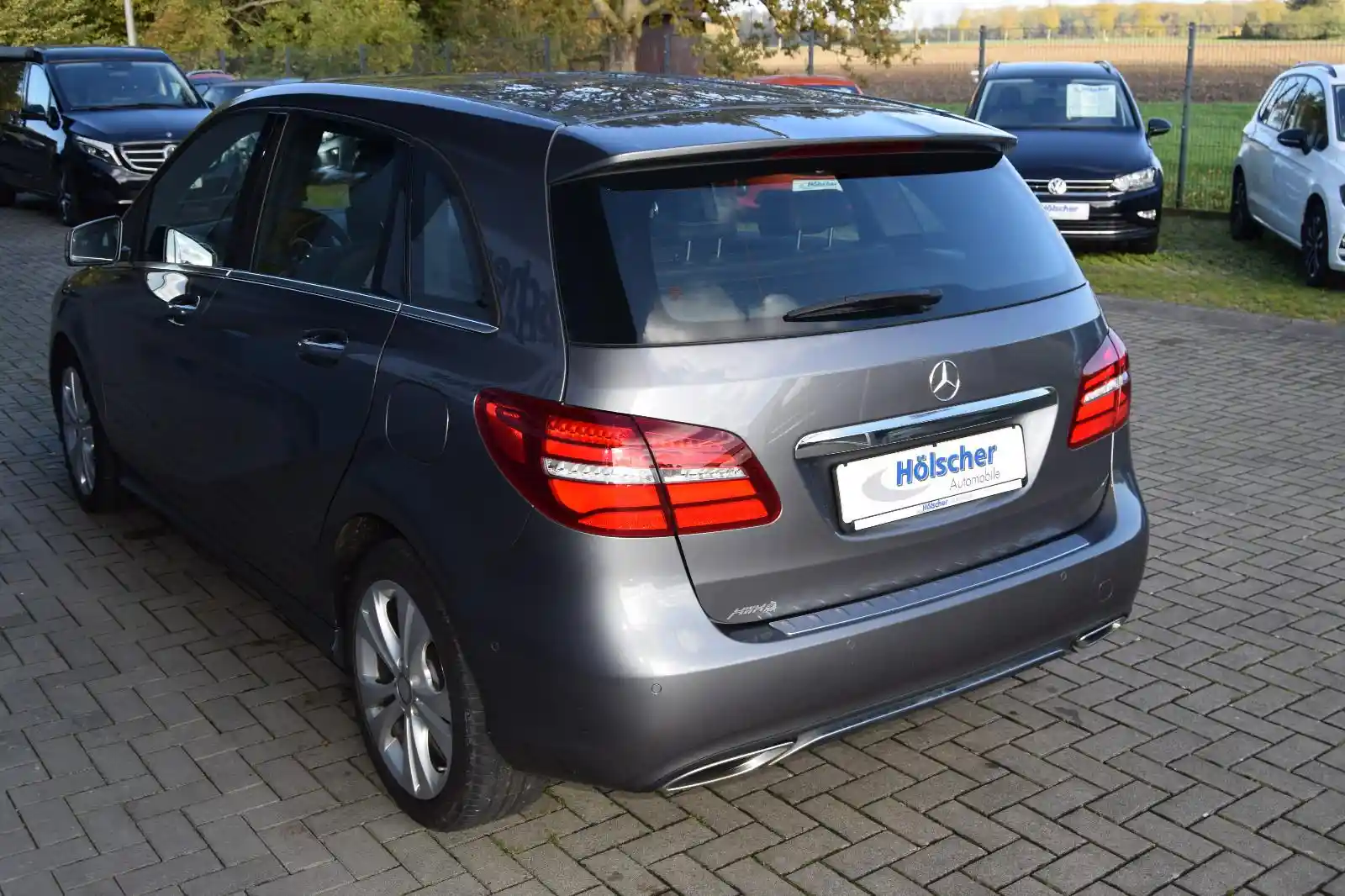 Mercedes-Benz B 180