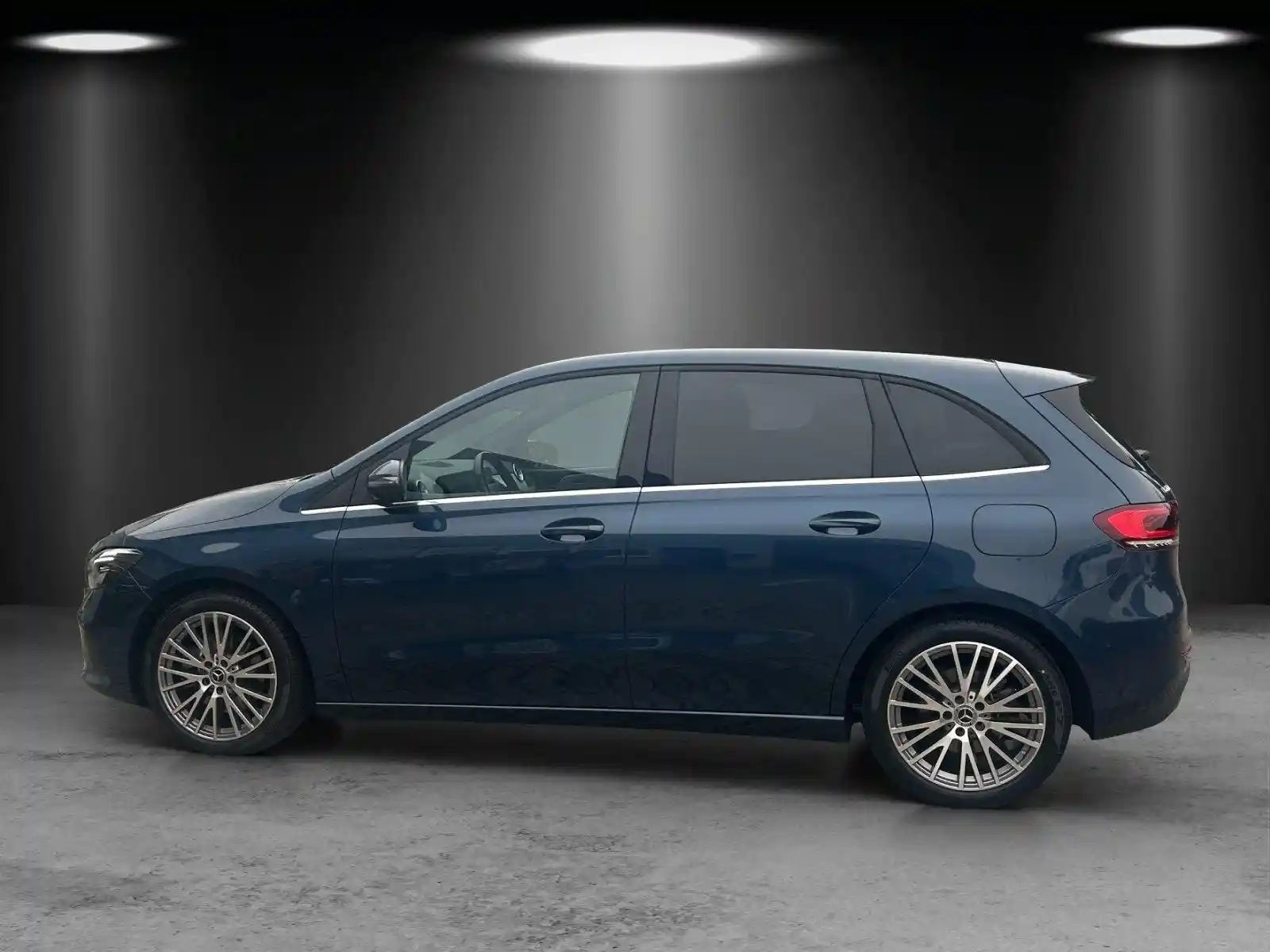 Mercedes-Benz B 220
